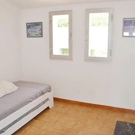 Villa 2 Chambres Climatisee Dans Avec Piscine 700m *