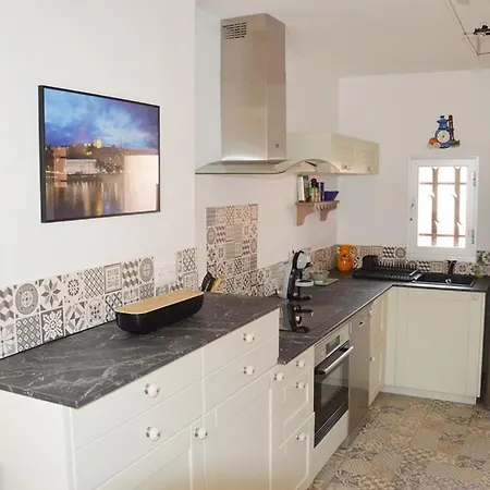 Villa 2 Chambres Climatisee Dans Avec Piscine 700m Cavalaire-sur-Mer